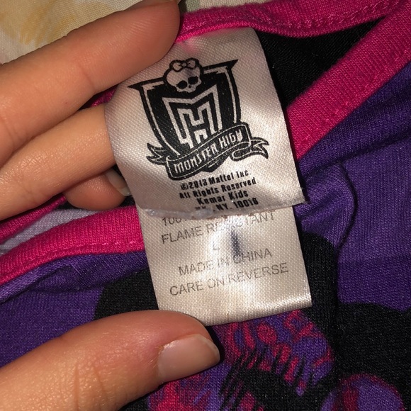 Monster high shirt 🌟5 for $20🌟 - Picture 3 of 3